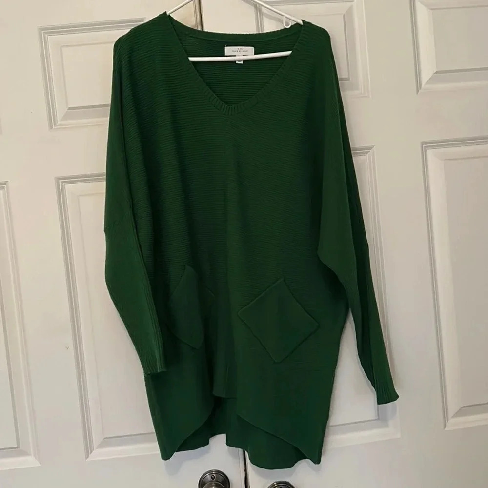 New directions oversized sweater size large green long v-neck